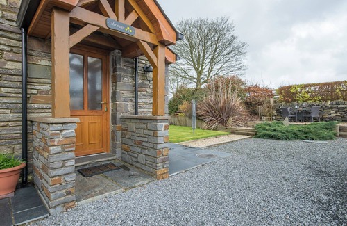 Newcastle Emlyn Cottage | HIRWAUN COTTAGE, family friendly, luxury holiday cottage in Cenarth