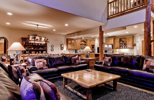 Warrior's Mark West House | Experience His High Place: Hot Tub, Scenic Views & Shuttle
