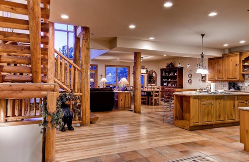 Warrior's Mark West House | Experience His High Place: Hot Tub, Scenic Views & Shuttle