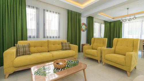 Hisaronu Villa | Oceanfront Holiday Villa in Hisaronu - Guest Rated 9.7/10