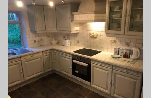 Gwernymynydd House | Historic 17th Century Farmhouse in Wales - Kid-Friendly Retreat