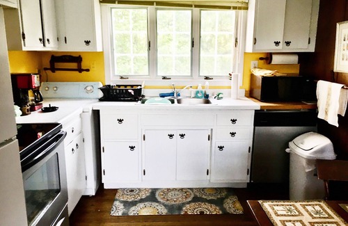 Rockbridge Baths House | Historic 1850s Home with Pool & Ocean Views at Jump Mountain