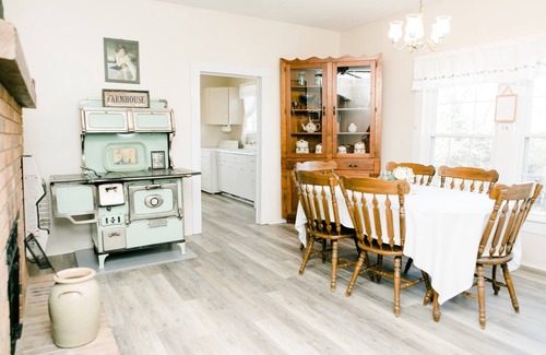 Casar House | Discover a Historic 1880 Farmhouse with Spa and Hot Tub