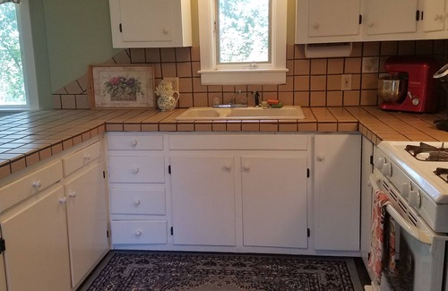 Bridport House | Cozy 1888 Farmhouse with Scenic Views Near Midd Campus