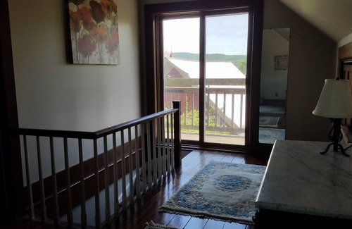 Bridport House | Cozy 1888 Farmhouse with Scenic Views Near Midd Campus