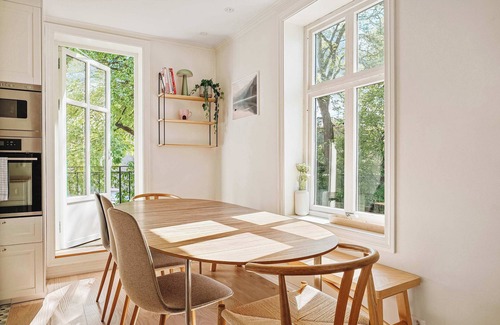 Bergen City Centre House | Historic 4BR House l 2 Free Parking l Balcony&Terrace