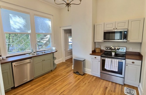 Athens House | Historic 5-Bedroom Home in the Heart of Athens