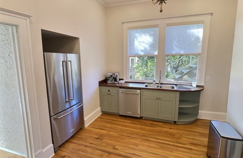 Athens House | Historic 5-Bedroom Home in the Heart of Athens