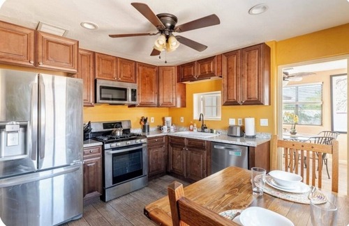 Peter Howell House | Inviting Adobe Home with Spa, Breakfast & Pet-Friendly Options