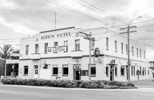Finley Apartment | Historic Albion Hotel: One Bedroom Near Top Attractions