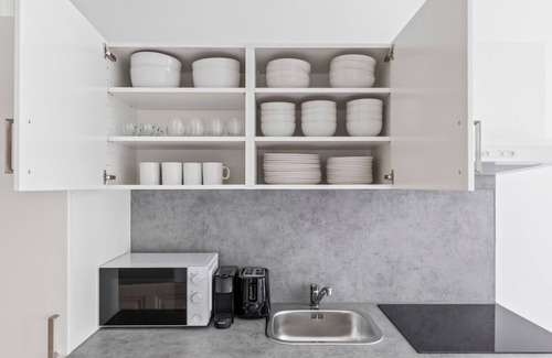 Roßau Apartment | Historic Alsergrund 2BR Near Donaukanal with Great Amenities