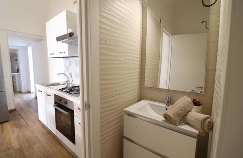 Otranto Apartment | Central Apartment "Glenda Otranto" with Terrace & Ocean View