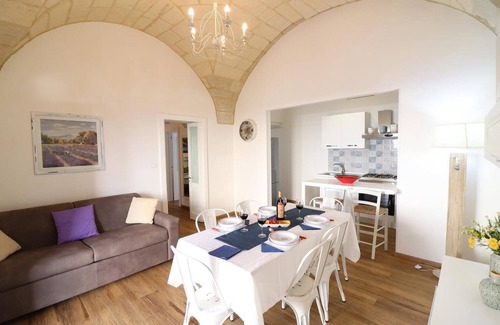 Otranto Apartment | Central Apartment "Glenda Otranto" with Terrace & Ocean View