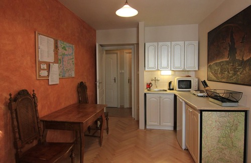 Mala Strana Apartment | Historic Apartment in Mala Strana with Breakfast & Kitchen