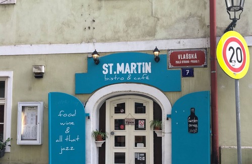 Mala Strana Apartment | Historic Apartment in Mala Strana with Breakfast & Kitchen