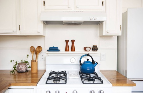 Mapleton Hill House | Inviting Historic Artists Home with Breakfast in Mapleton Hill