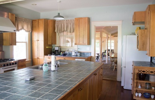Waterloo House | Historic B&B with Breakfast and Family-Friendly Amenities
