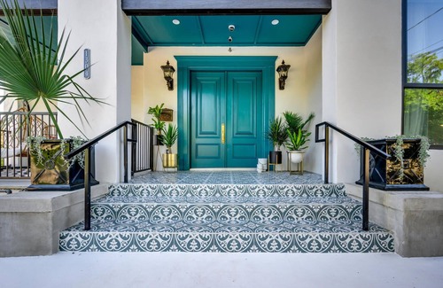 West End House | Historic B&B in Austin with Unique Private Suites & Spa
