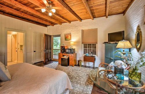 South Baton Rouge Apartment | Historic Baton Rouge Getaway Near LSU - Pet Friendly Stay!
