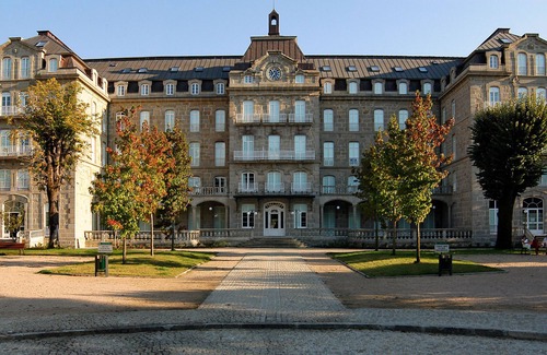 Mondariz-Balneario Apartment | Historic Mondariz-Balneario: Ideal for Peaceful Teleworking