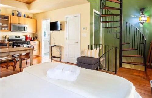 Stanton Park Apartment | Explore the Historic Capital Hill Home and Carriage House