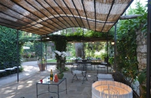 Tiberio Villa | Historic Capri Villa with Spectacular Garden and Ocean Views