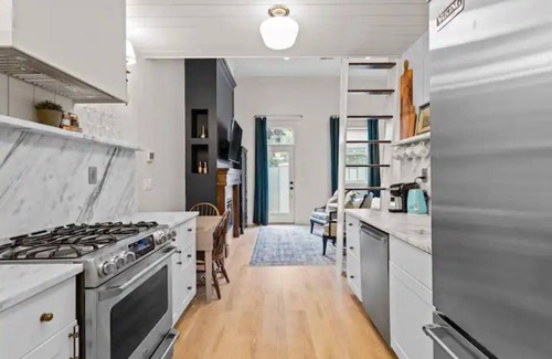 Riverton House | Historic Carriage House: Pet-Friendly with Great Amenities