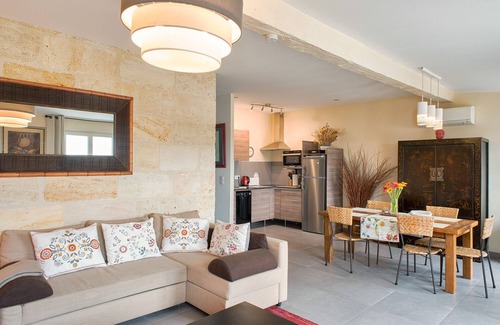 Bordeaux Apartment | Unforgettable Stay in Historic Center with River Views