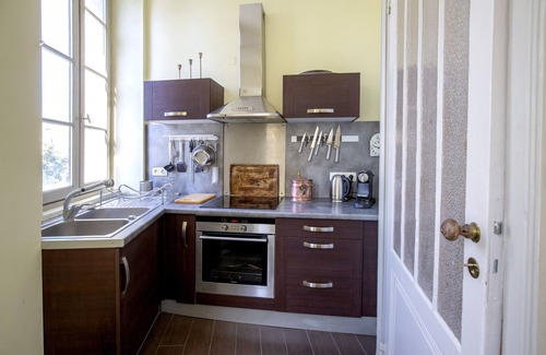 Saint-Michel Apartment | Elegant Retreat in Historic Center with Air-Conditioned Terrace