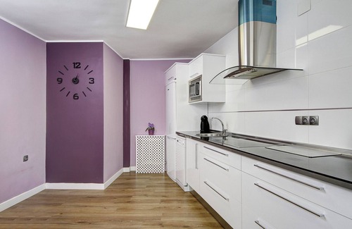 Centro - Sagrario Apartment | Historic Cathedral-Albaicín Hotel: Free Parking & Wifi!