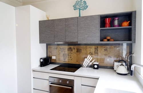 Launceston CBD House | Historic Launceston Stay: Near Cafes & Family Friendly