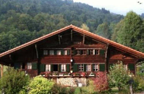 Les Plans-sur-Bex Ski Chalet | Historic Plans-sur-Bex Chalet: Guest Rated 9.8 with Spa