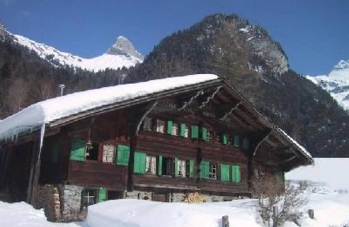 Les Plans-sur-Bex Ski Chalet | Historic Plans-sur-Bex Chalet: Guest Rated 9.8 with Spa
