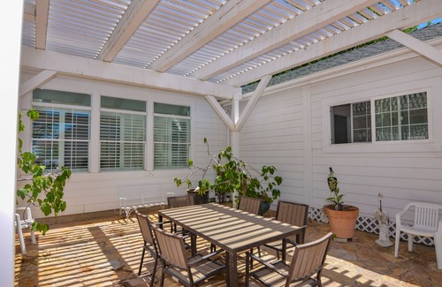 Paso Robles House | Historic Chandler Ranch Guest House - Rated 9.6/10 & Pet Friendly