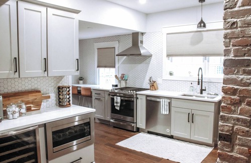 Westside House | Experience Historic Charleston Blue House: Family & Pet Friendly