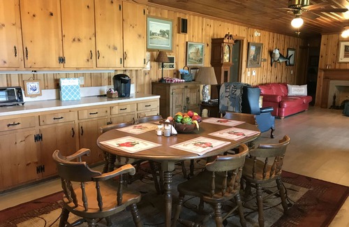 Johns Island House | Pet-Friendly Historic Charleston Waterfront Hut Near Downtown
