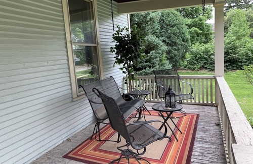 Naperville House | Historic Downtown Naperville Home with Pool & Spa Amenities