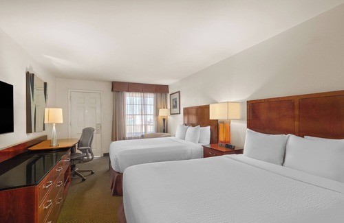 Yuma Townsite Hotel | Inviting Coronado Motor Hotel with Pool & Spa Amenities