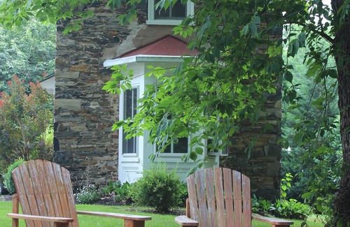 West Chester Cottage | Historic West Chester Cottage with Pool & Spa Amenities