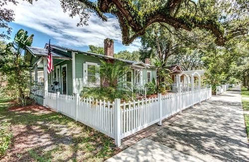 Sanford Cottage | Historic Cottage with Ocean View & Spa, Rated 10/10