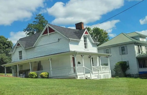 Rocky Mount House | Historic Home: Cozy First Floor with Family-Friendly Amenities