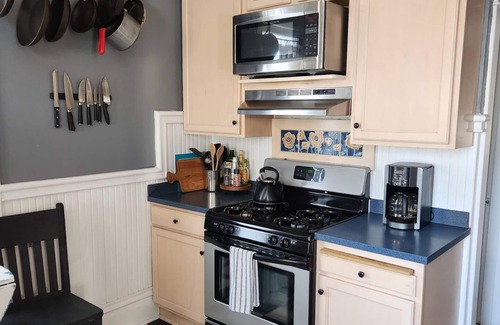 Butte House | Historic Craftsman 3 Bedroom Home with Spa in Uptown Butte