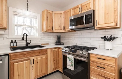 Kalamazoo House | Historic Craftsman Getaway Near Downtown Kalamazoo