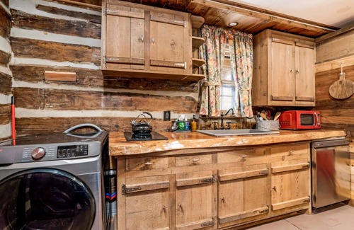 Arrington Cabin | Charming Historic Creekside Cabin with Family-Friendly Amenities