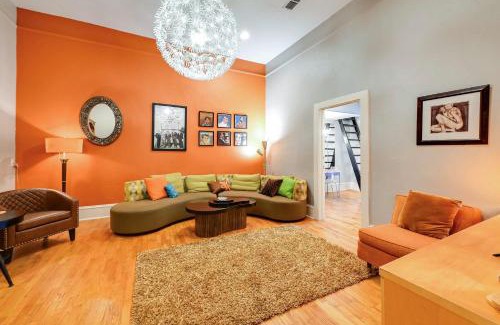 Decatur Apartment | Historic Main St Retreat with City Square Views