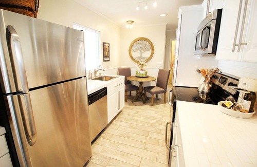 Mount Dora House | Historic District Bungalow - Walk to Downtown & Pet Friendly