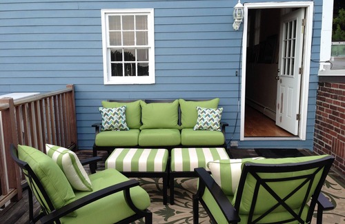 Bristol Apartment | Historic Downtown Bristol Apartment with Pool & Breakfast