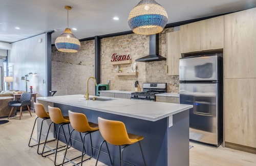 Hutto House | Historic Downtown Hutto Townhome - Modern Comfort Meets Small-Town Charm
