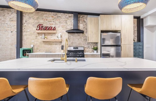 Hutto House | Historic Downtown Hutto Townhome - Modern Comfort Meets Small-Town Charm