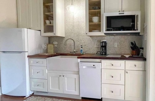 Delafield Apartment | Enchanting Studio with Lake View & Spa-Like Bath Retreat